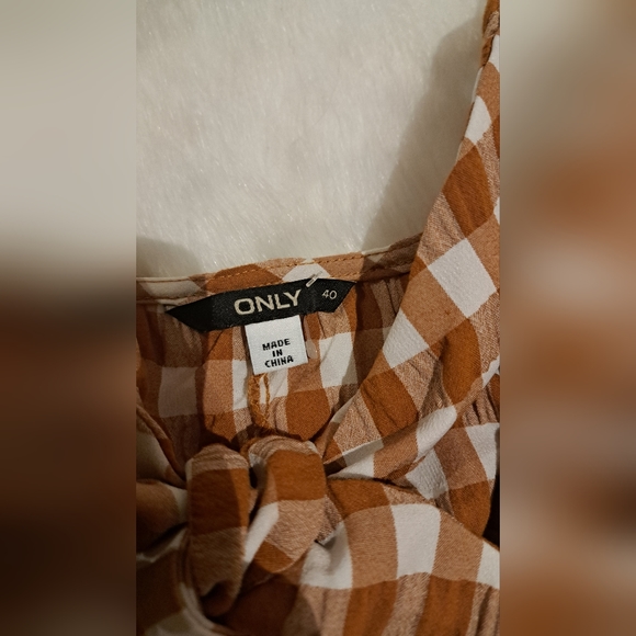 Dress - Picture 2 of 3